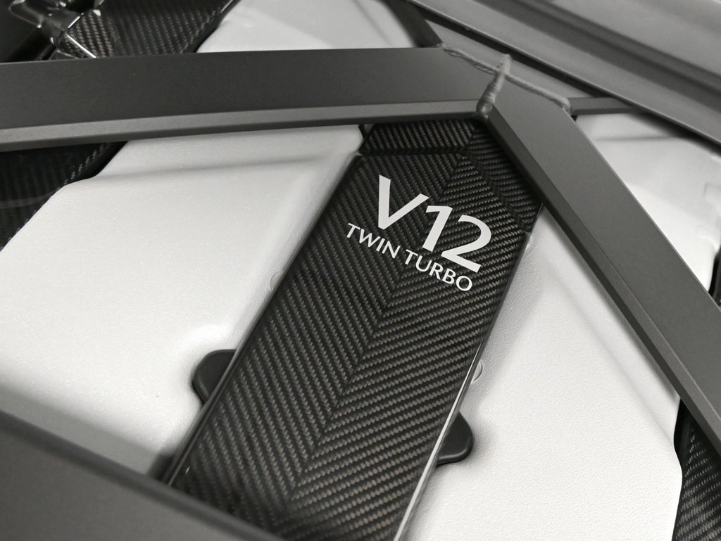 Used 2025 Aston Martin Vanquish image 39