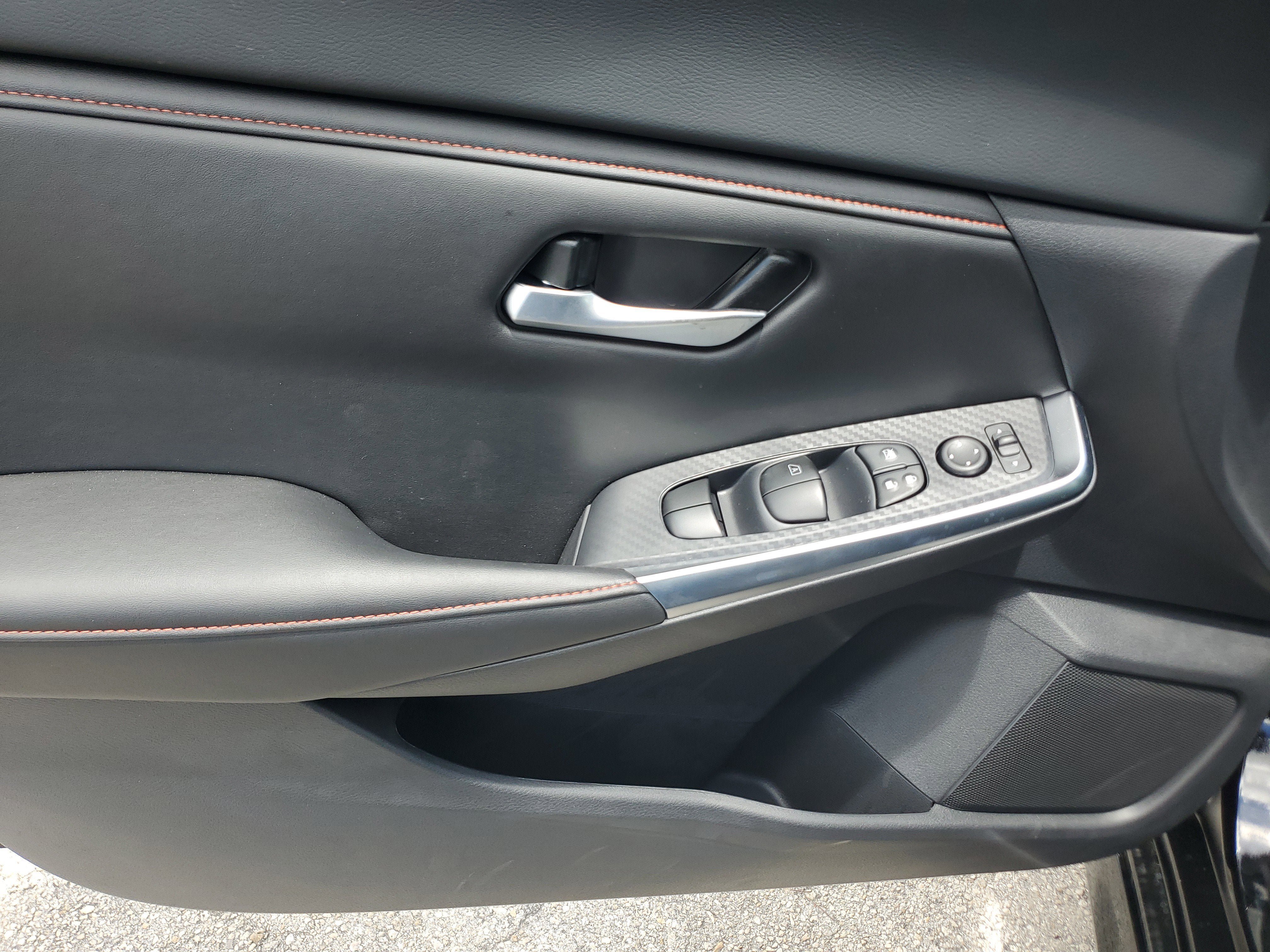 New 2025 Nissan Sentra SR w/ Midnight Edition FWD image 18