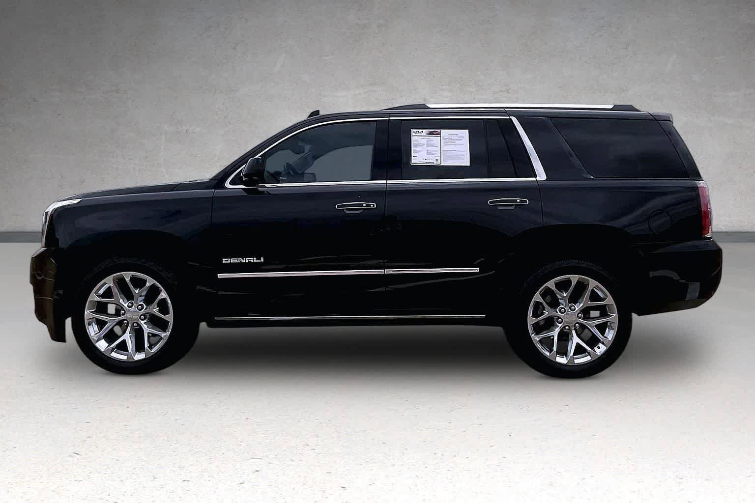 Used 2020 GMC Yukon Denali w/ Denali Premium Package RWD image 3