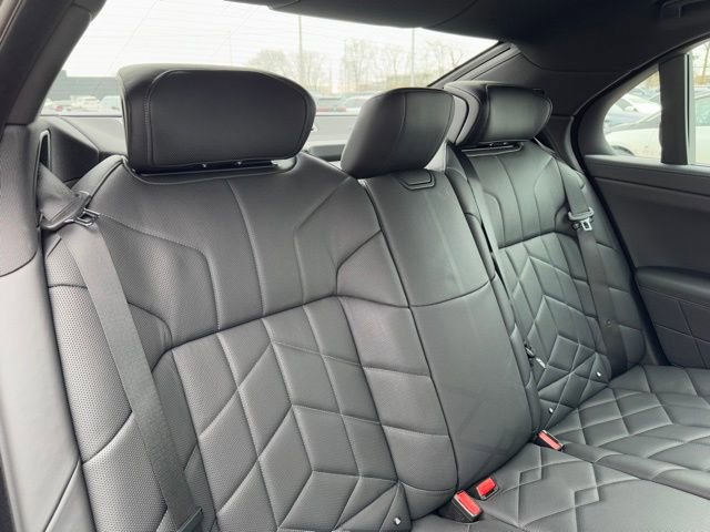 Certified 2024 BMW i7 xDrive60 image 15