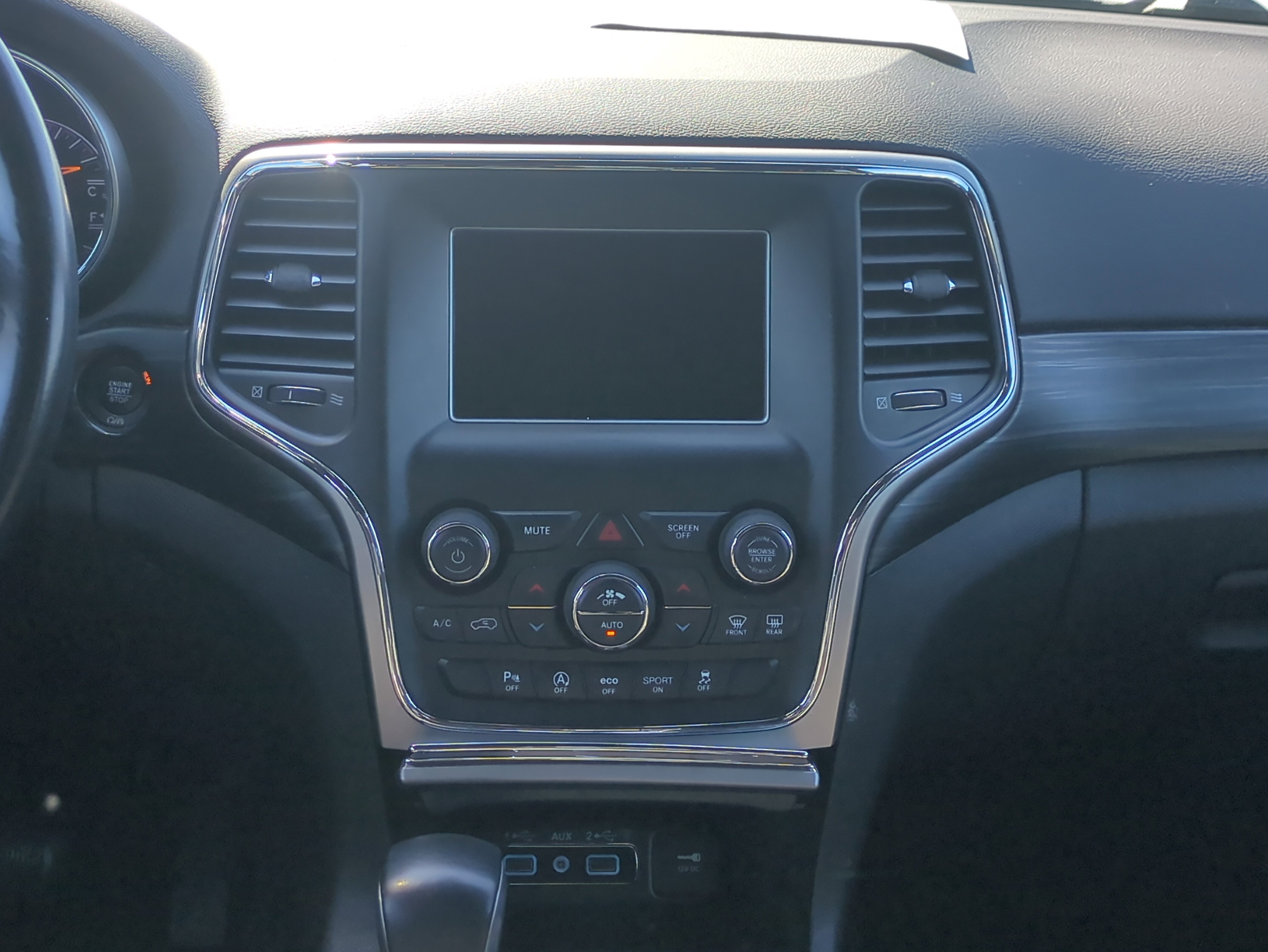 Used 2021 Jeep Grand Cherokee Laredo image 18