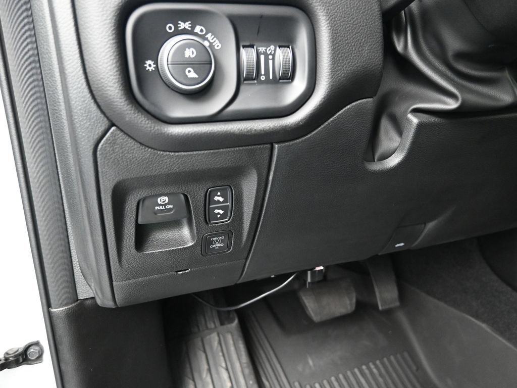 New 2025 RAM 1500 Laramie w/ Sport Appearance Package AWD/4WD image 12