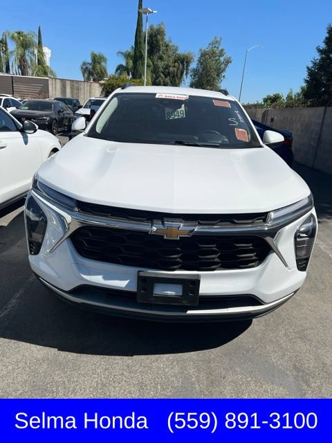 Used 2024 Chevrolet Trax LT w/ LT Convenience Package FWD image 1