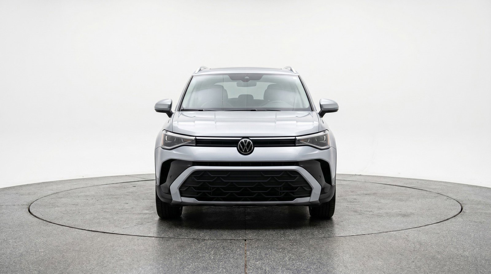 Used 2025 Volkswagen Taos SE FWD image 2