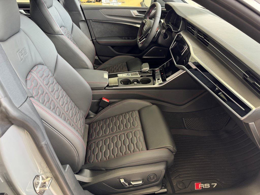 New 2026 Audi RS 7 Performance image 13