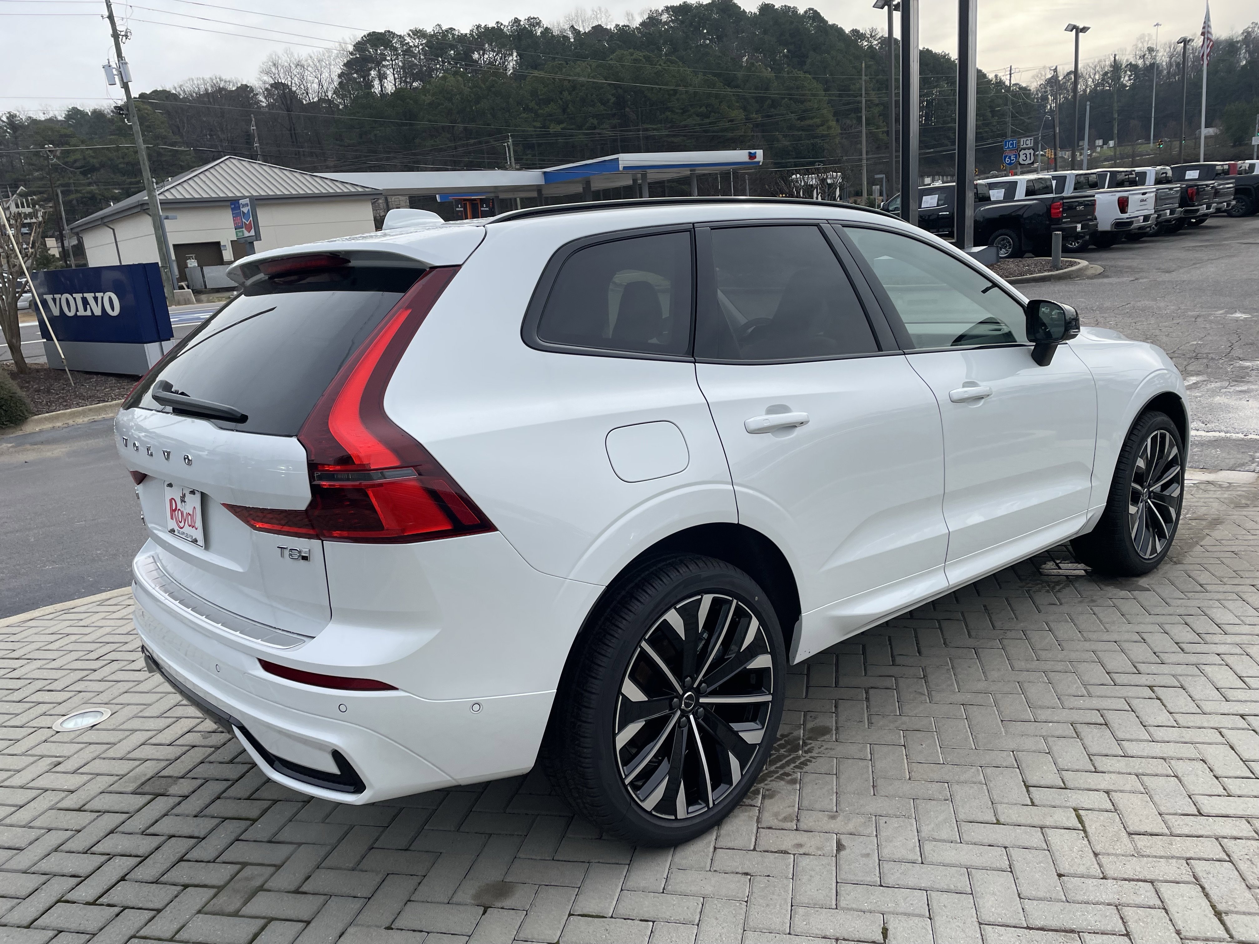 New 2026 Volvo XC60 T8 Ultra w/ Protection Package Premier image 4