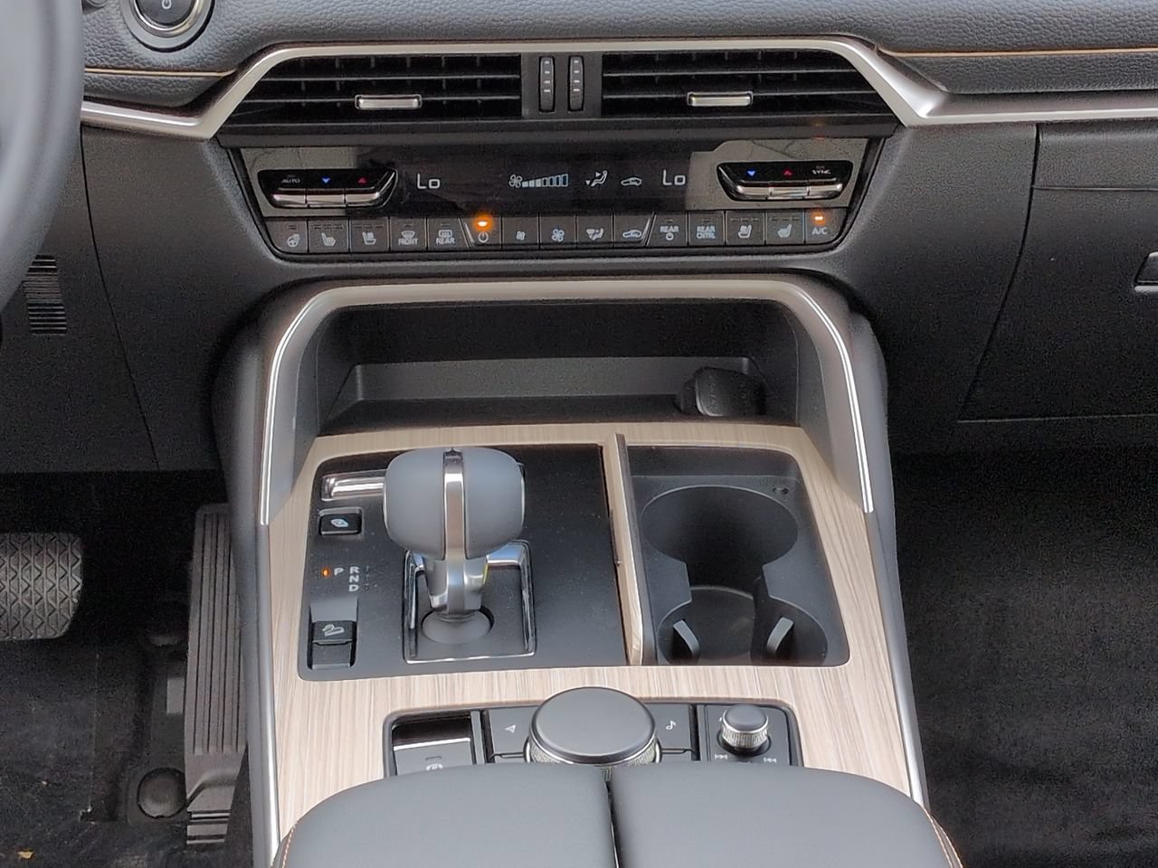 New 2026 MAZDA CX-90 Plug-In Hybrid w/Premium Sport AWD/4WD image 18