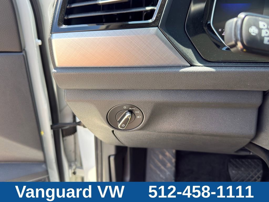 Used 2024 Volkswagen Jetta SE w/ Panoramic Sunroof Package FWD image 19