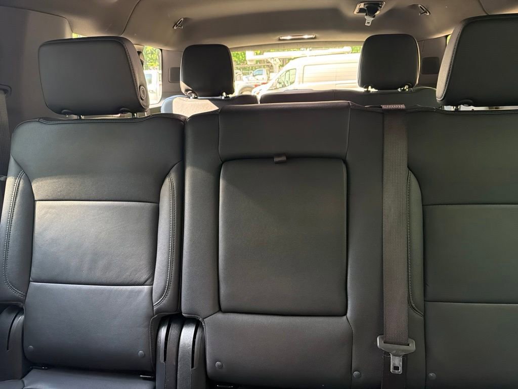 Used 2025 Chevrolet Suburban LT AWD/4WD image 14