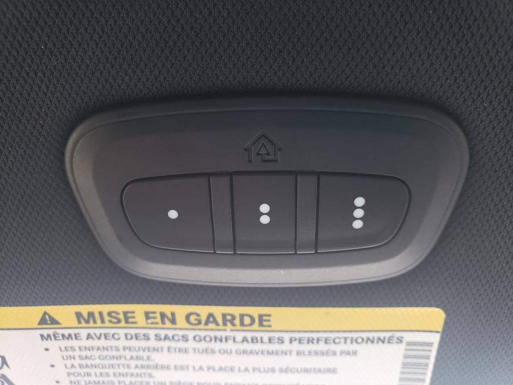 Used 2019 Chrysler Pacifica Touring Plus w/ S Appearance Package FWD image 18