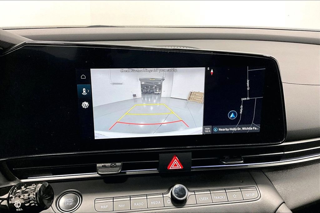 Certified 2025 Hyundai Elantra SEL image 29