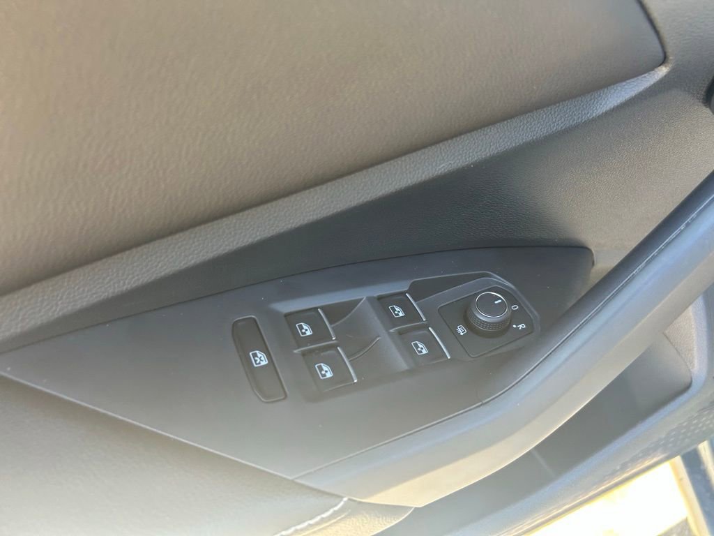 Used 2025 Volkswagen Jetta Sport image 47