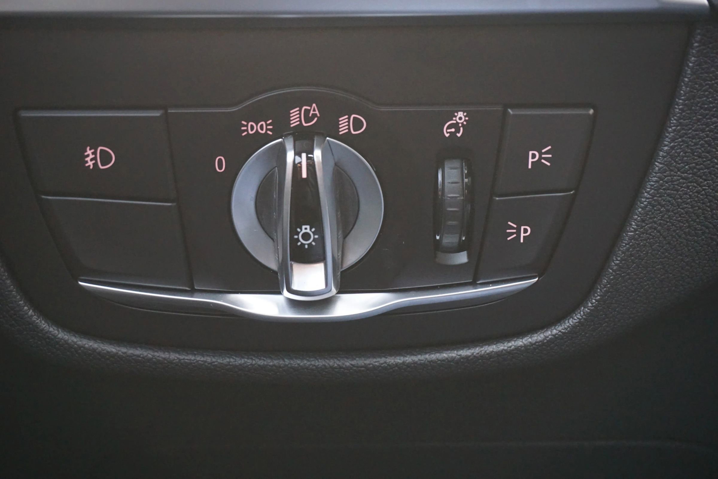 Used 2019 BMW X3 sDrive30i w/ Driving Assistance Package image 25