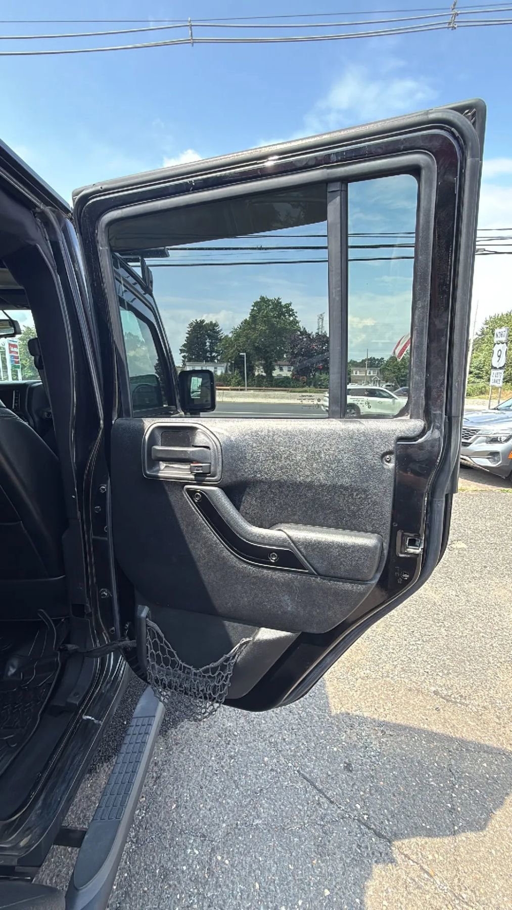 Used 2016 Jeep Wrangler Unlimited Sahara image 15