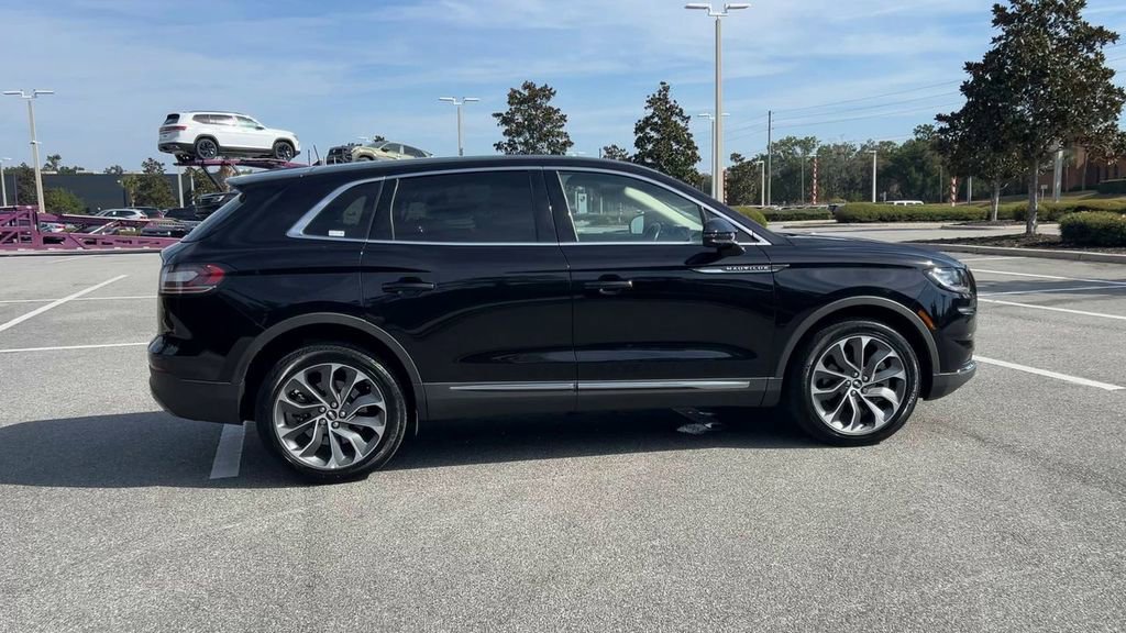 Used 2022 Lincoln Nautilus Reserve image 10