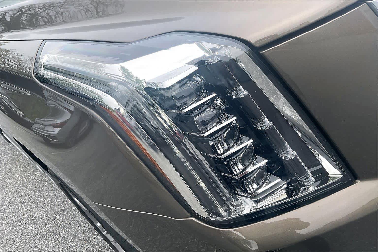 Used 2015 Cadillac Escalade ESV Luxury AWD/4WD image 29