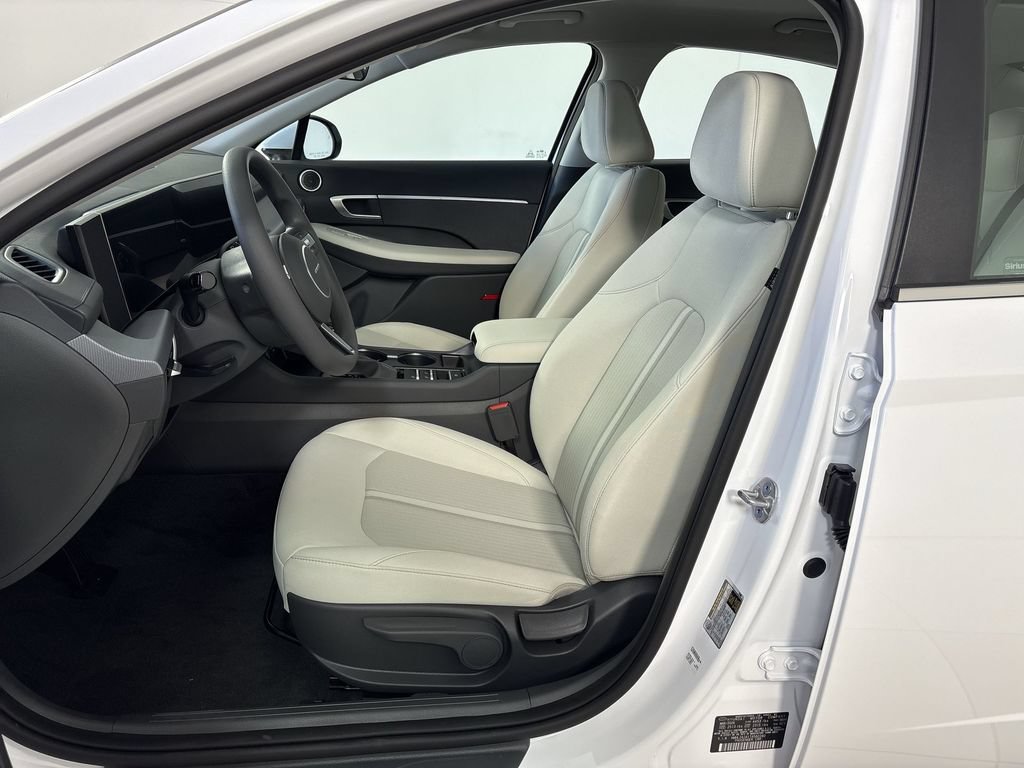 New 2026 Hyundai Sonata SE FWD image 13