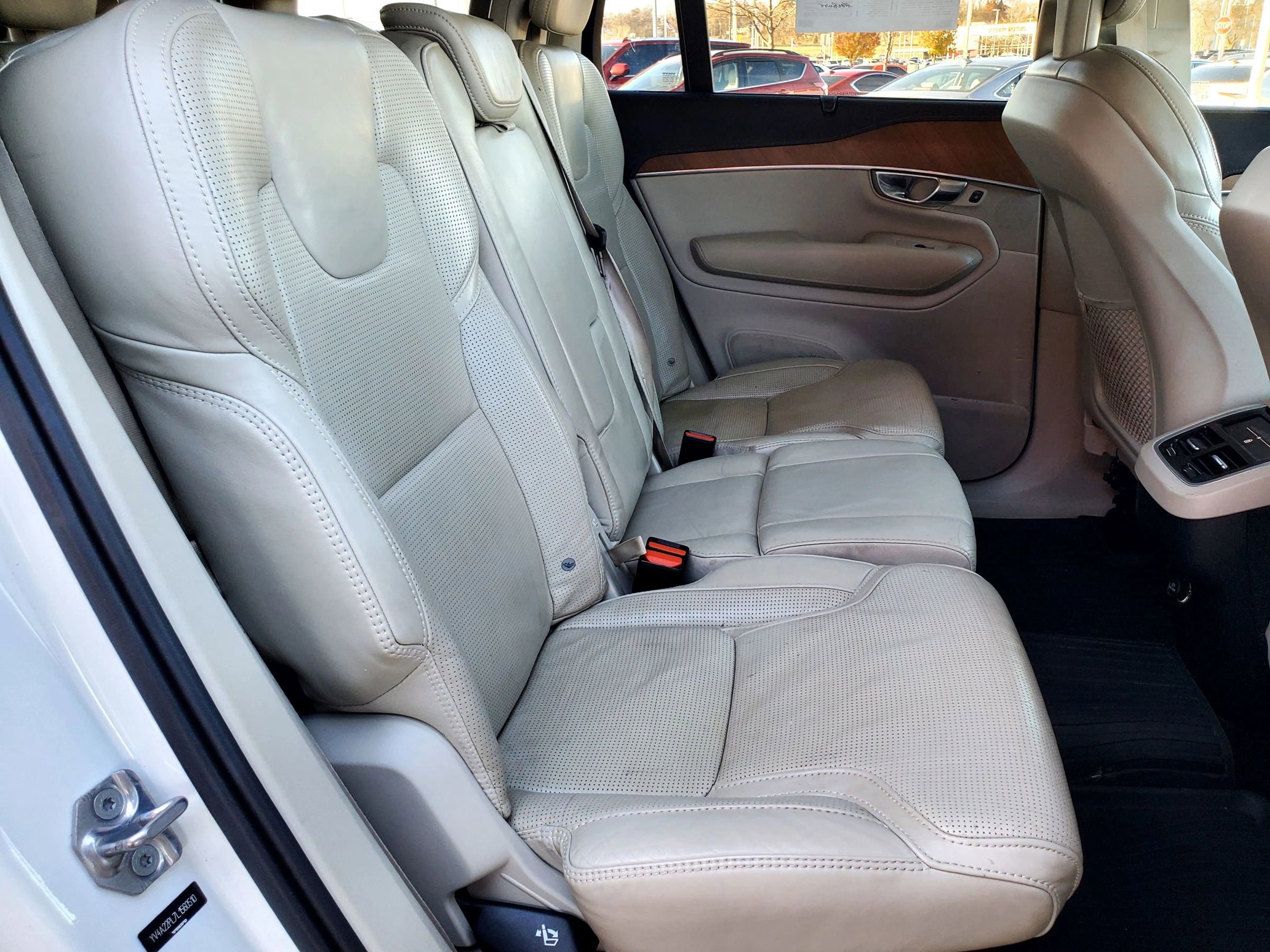 Used 2020 Volvo XC90 T6 Inscription w/ Protection Package Premier image 13