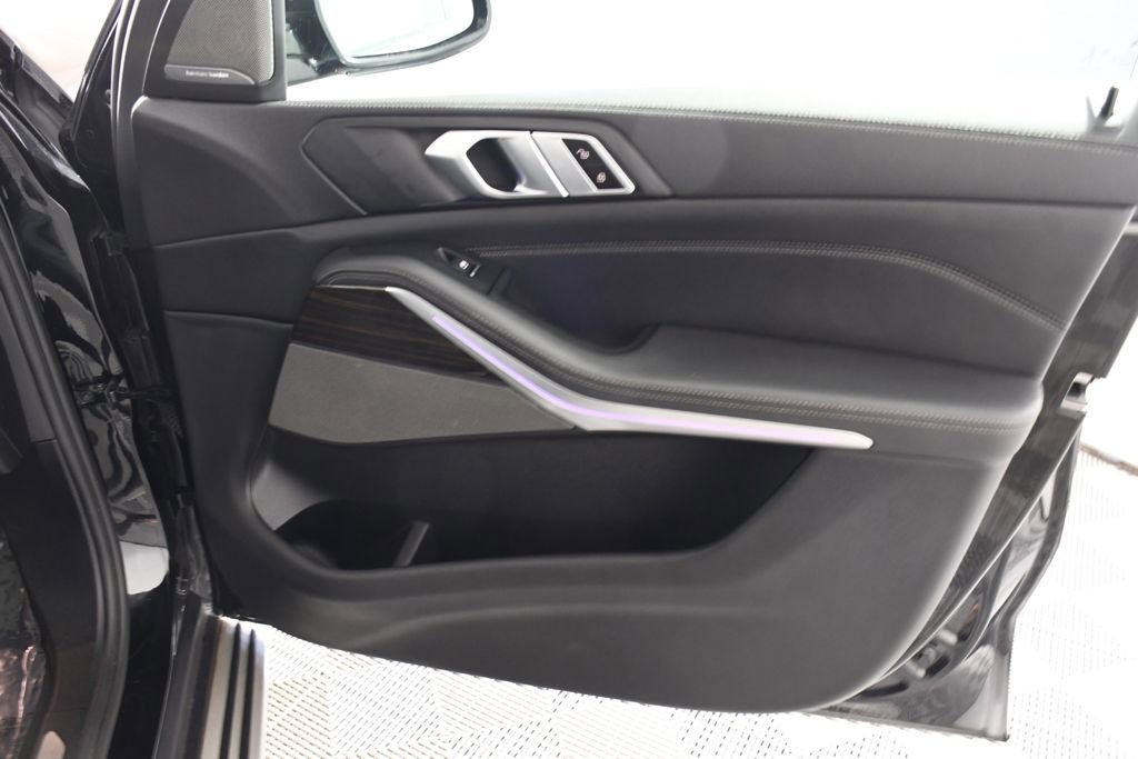 Used 2021 BMW X5 xDrive40i w/ Premium Package image 18