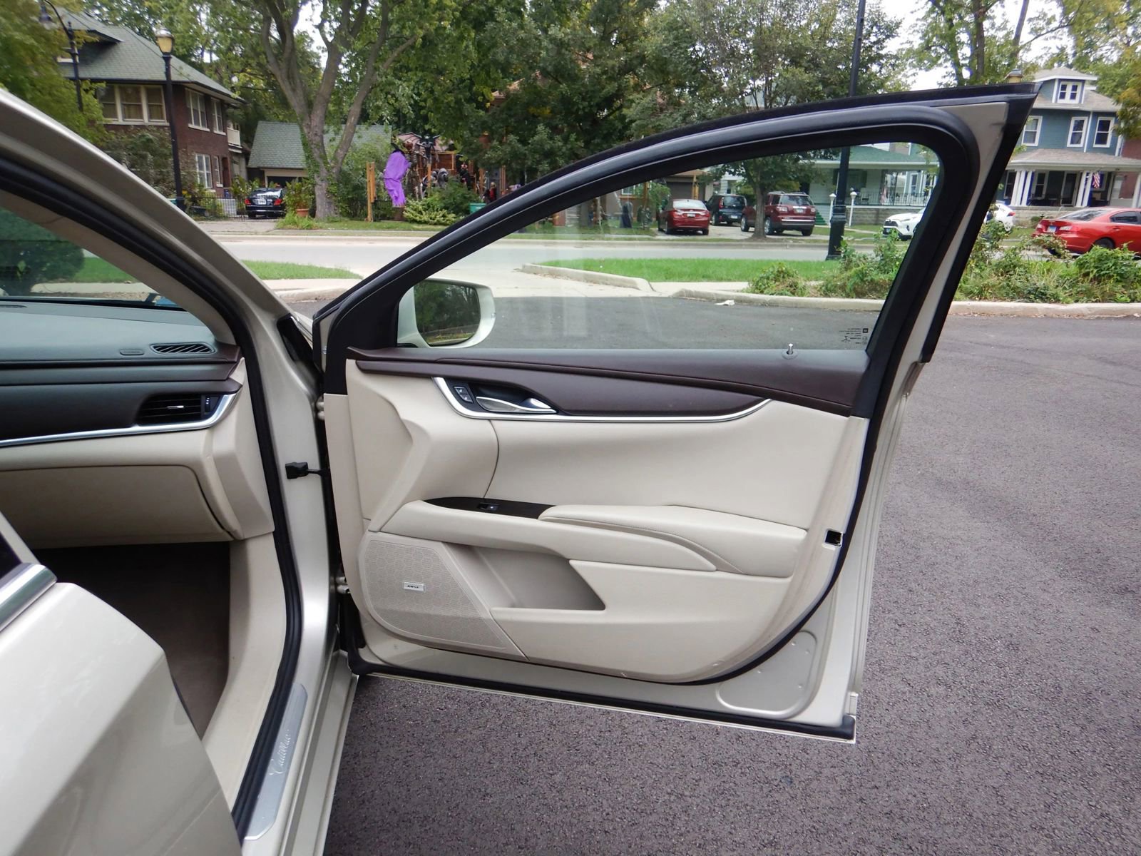 Used 2013 Cadillac XTS image 15