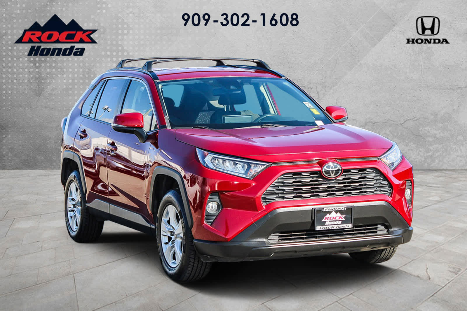 Used 2021 Toyota RAV4 XLE image 3
