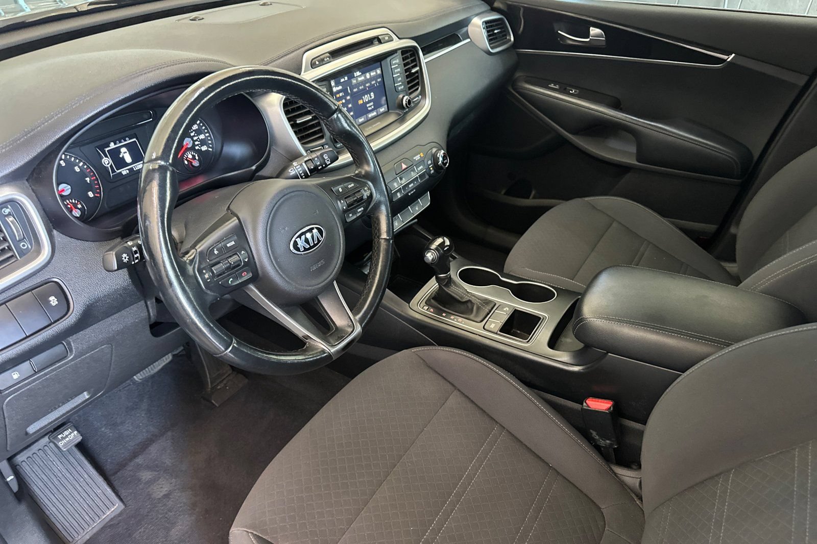Used 2017 Kia Sorento FWD w/ LX Convenience Package image 10