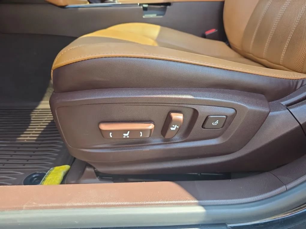 Used 2018 Lexus ES 350 w/ Luxury Package w/Wood Trim FWD image 15