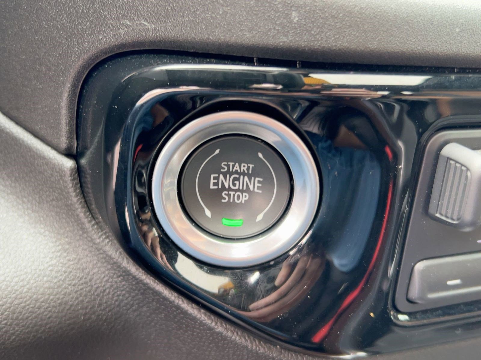 Certified 2024 Chevrolet Silverado 2500 High Country w/ Technology Package image 27