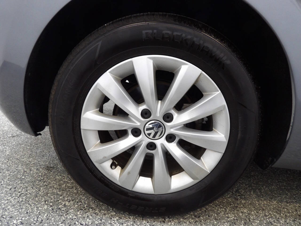 Used 2013 Volkswagen Beetle 2.5 FWD image 17