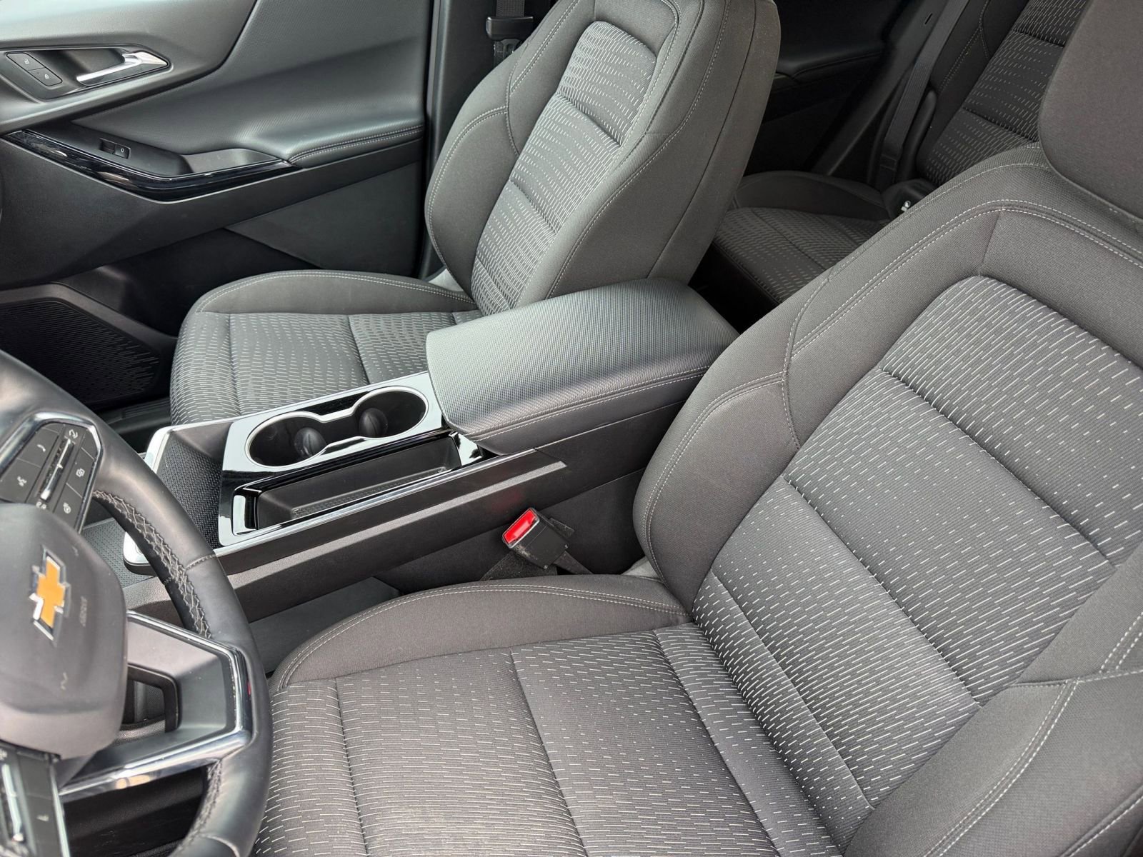 Used 2025 Chevrolet Equinox LT image 36