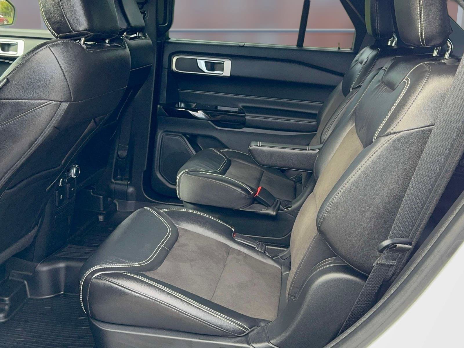 Certified 2022 Ford Explorer ST w/ ST Street Pack image 13