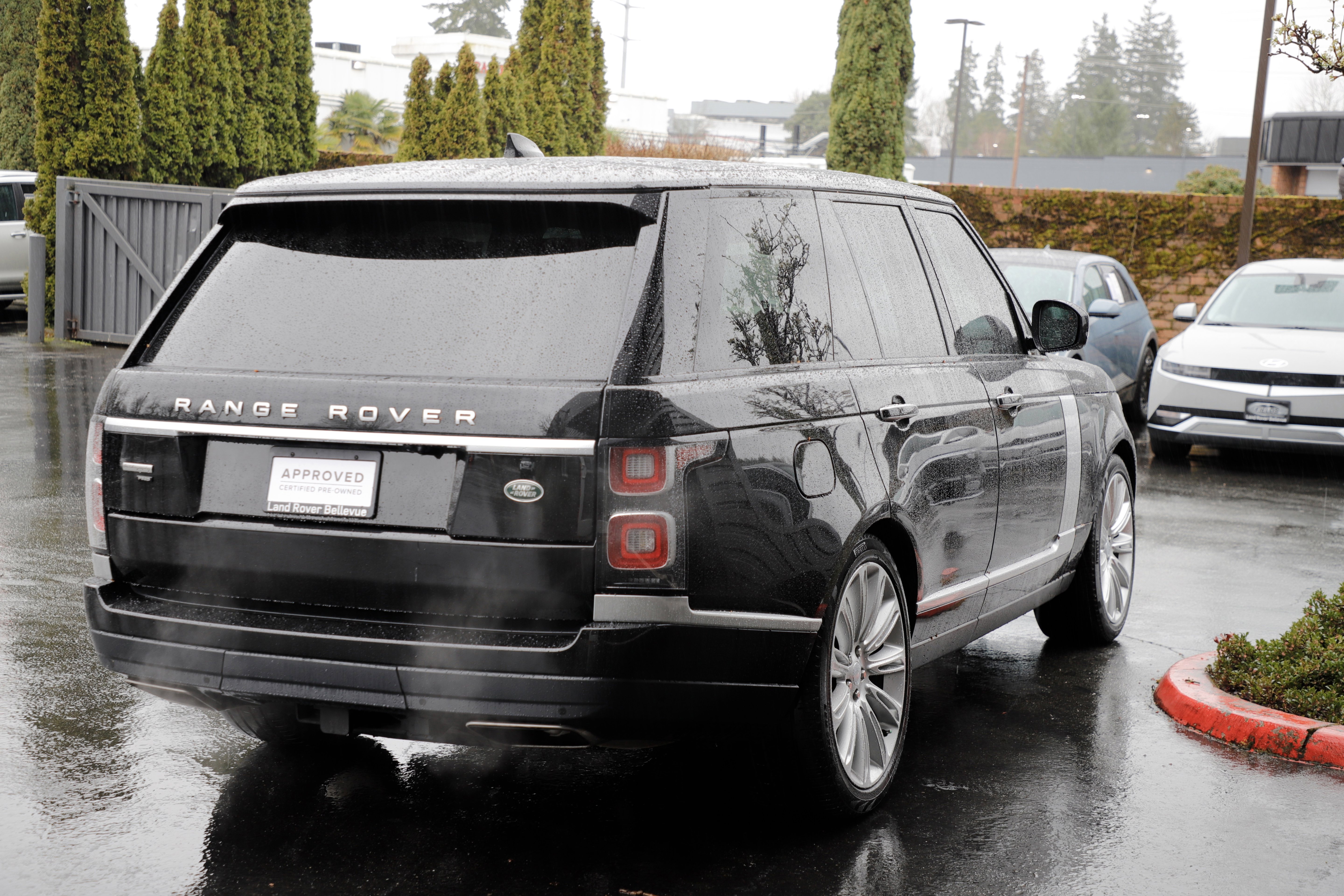 Certified 2022 Land Rover Range Rover Autobiography AWD/4WD image 6