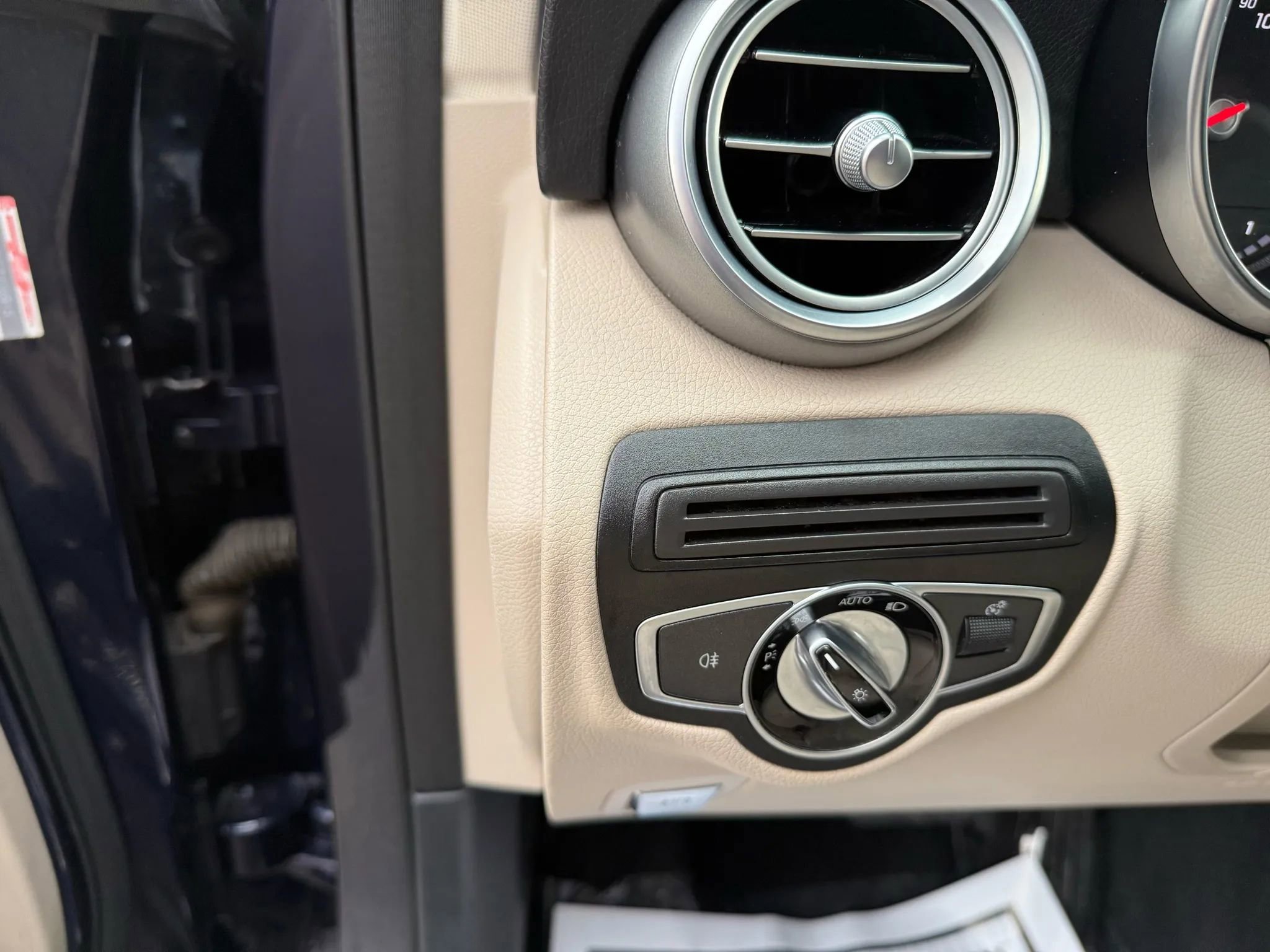 Used 2017 Mercedes-Benz GLC 300 image 33