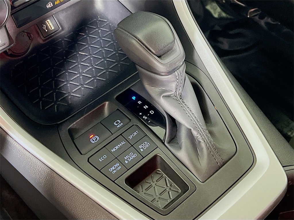 Certified 2025 Toyota RAV4 LE image 16