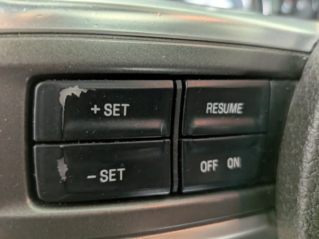 Used 2010 Ford Mustang Coupe RWD image 26