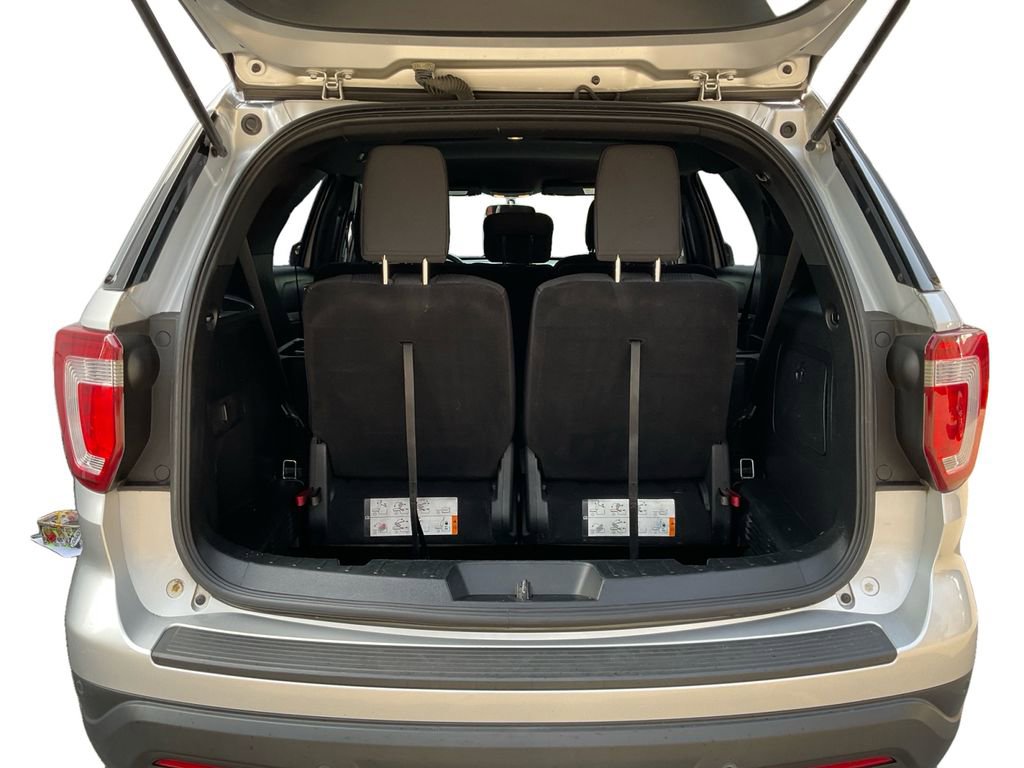 Used 2018 Ford Explorer XLT image 13