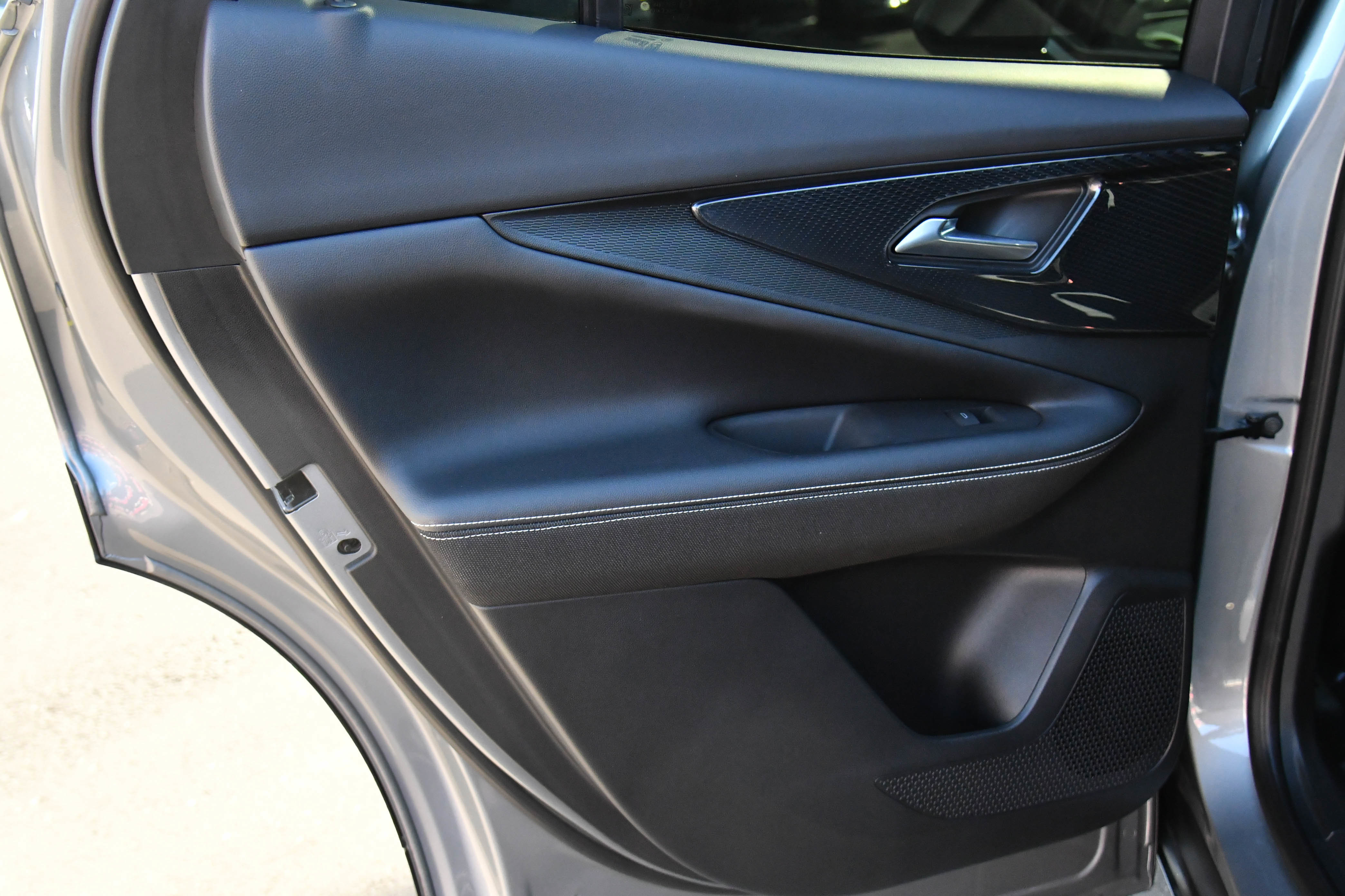 Used 2024 Chevrolet Blazer EV LT image 42