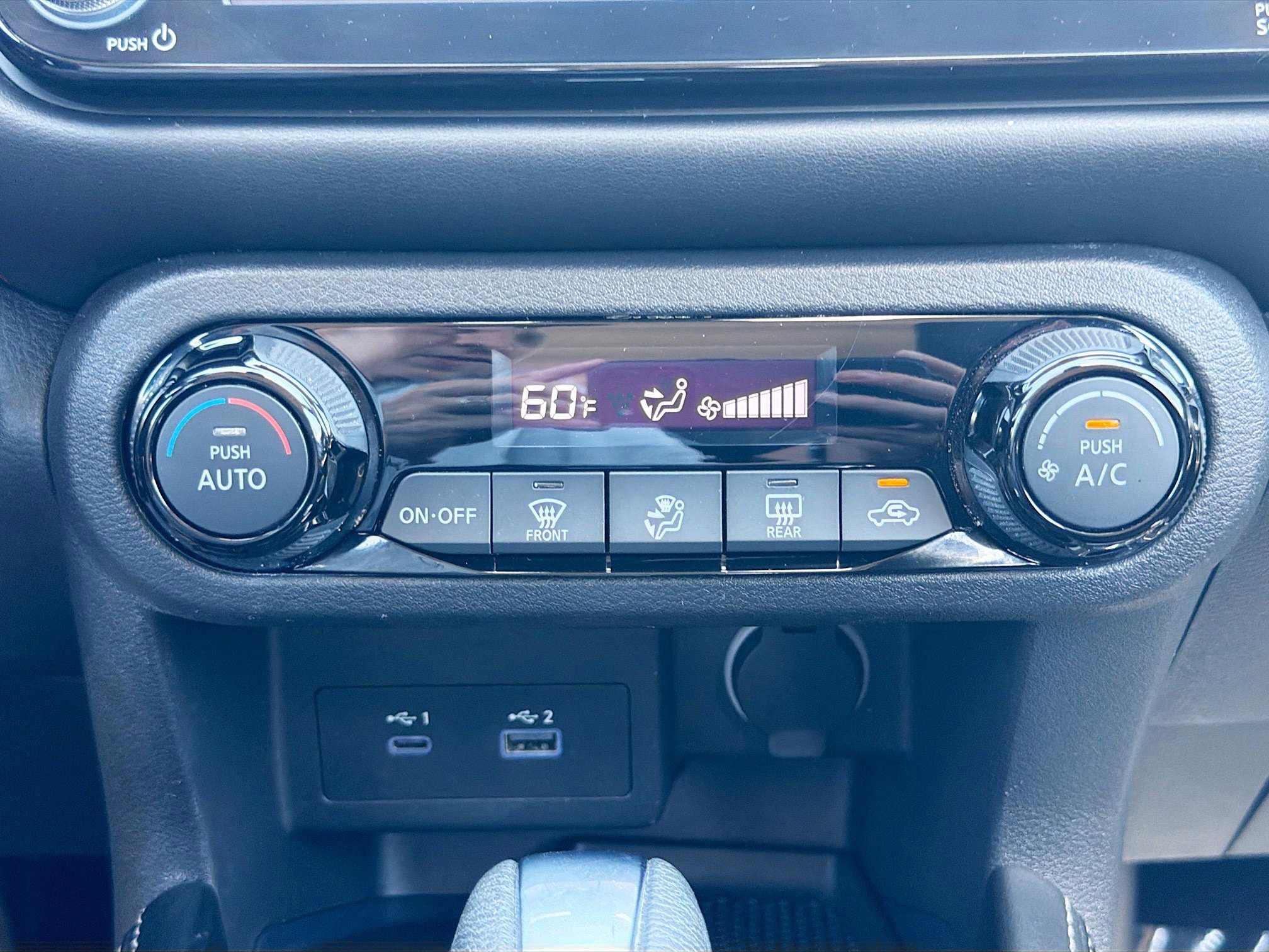 Used 2024 Nissan Kicks SR FWD image 29