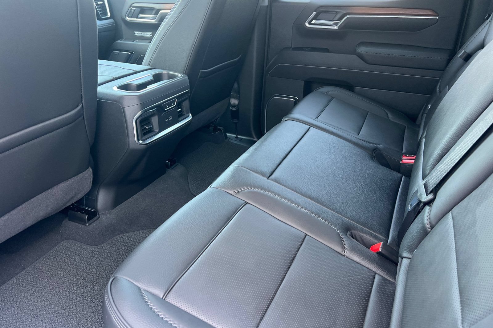 New 2026 GMC Sierra 1500 Denali w/ Technology Package AWD/4WD image 9
