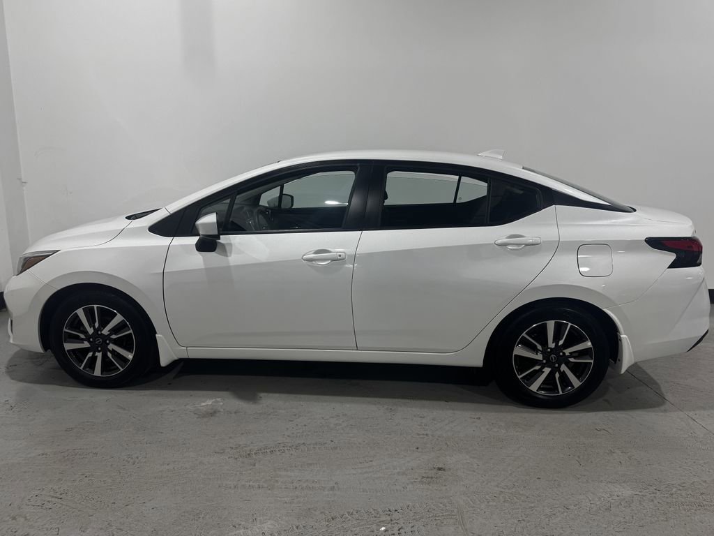 Used 2025 Nissan Versa SV w/ Trunk Package image 14