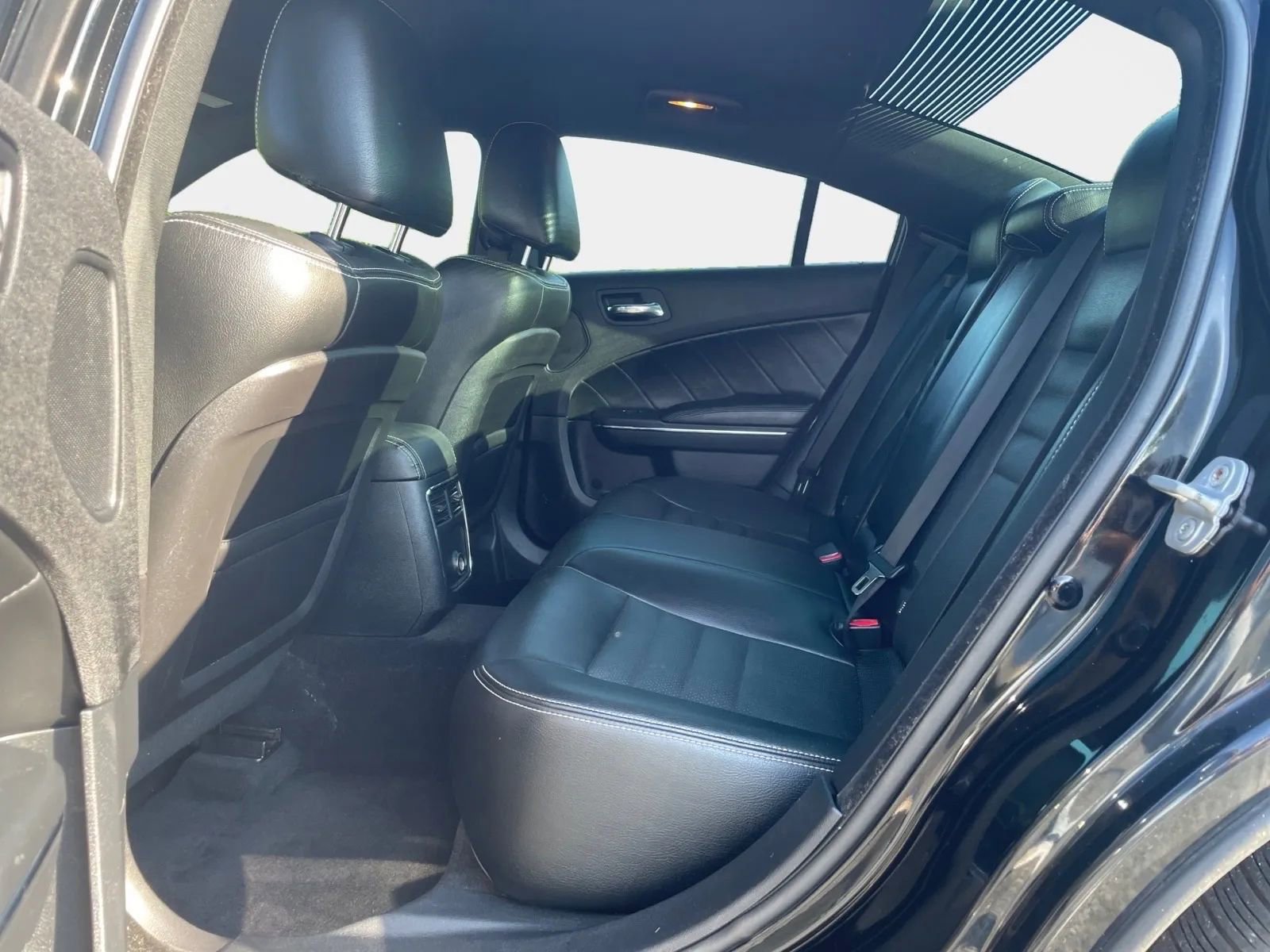 Used 2013 Dodge Charger R/T w/ Blacktop Pkg RWD image 10