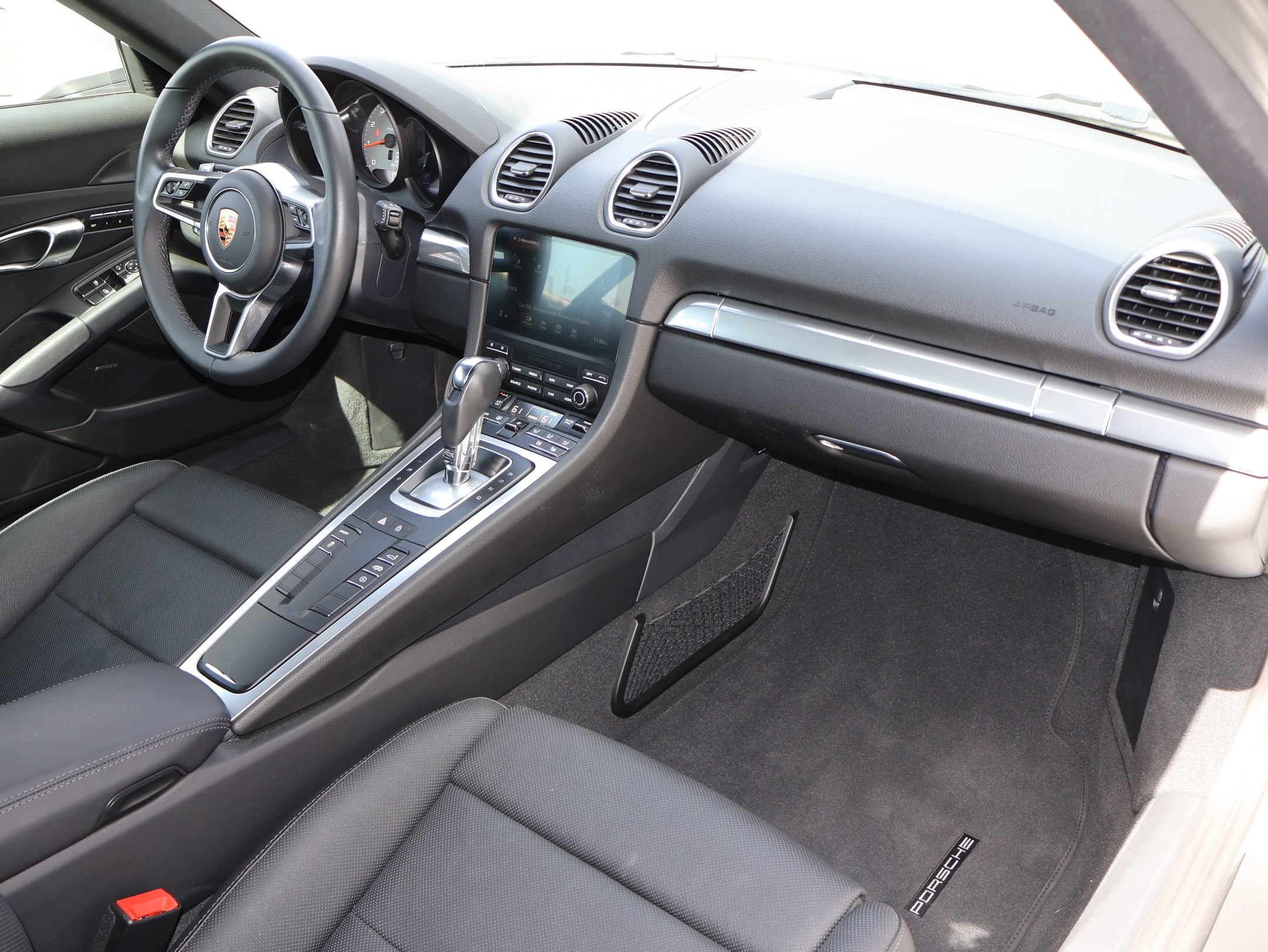 Certified 2024 Porsche 718 Cayman S RWD image 31