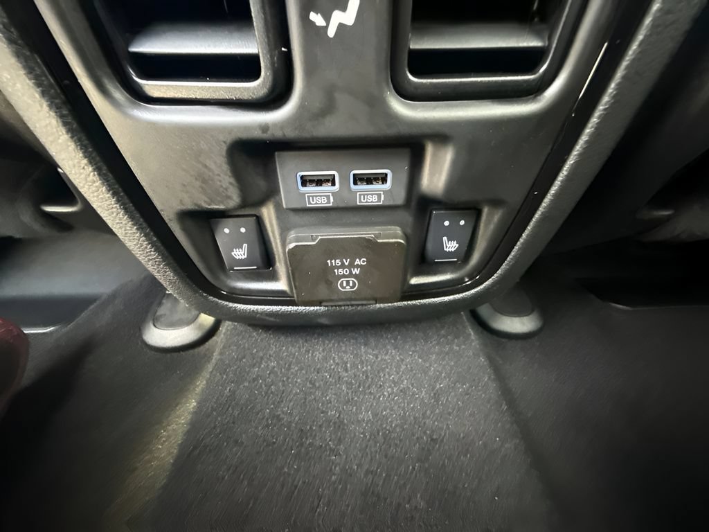 Used 2025 Dodge Durango GT AWD/4WD image 12