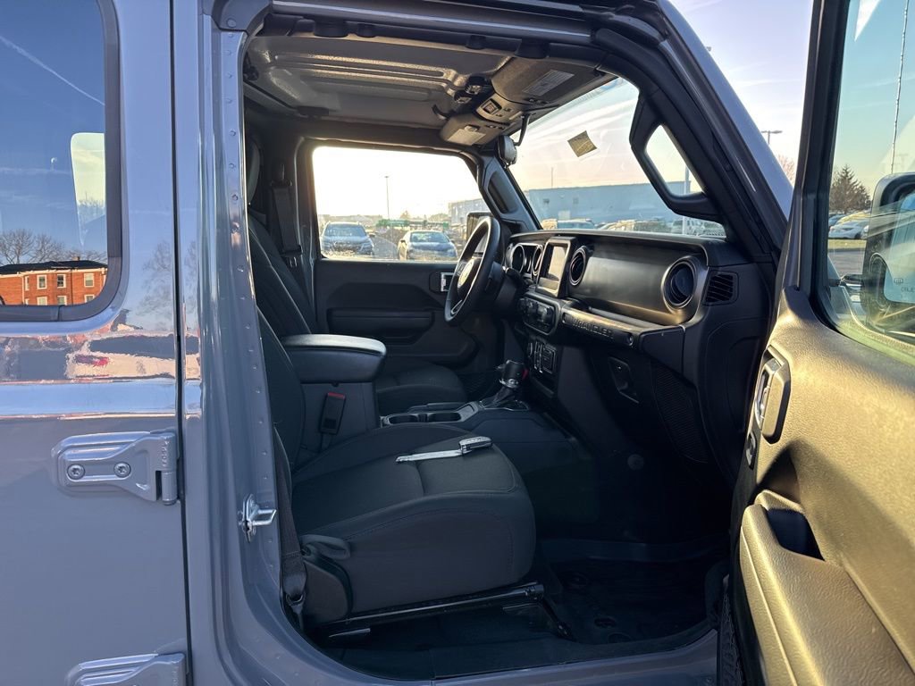 Used 2023 Jeep Wrangler Unlimited w/ Convenience Group image 41