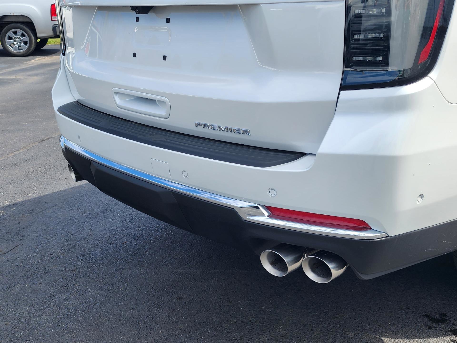 New 2025 Chevrolet Suburban Premier image 4