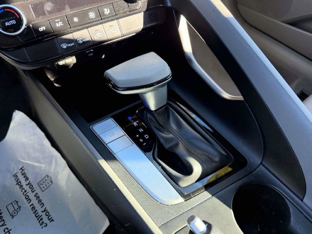 Certified 2024 Hyundai Elantra SEL FWD image 18