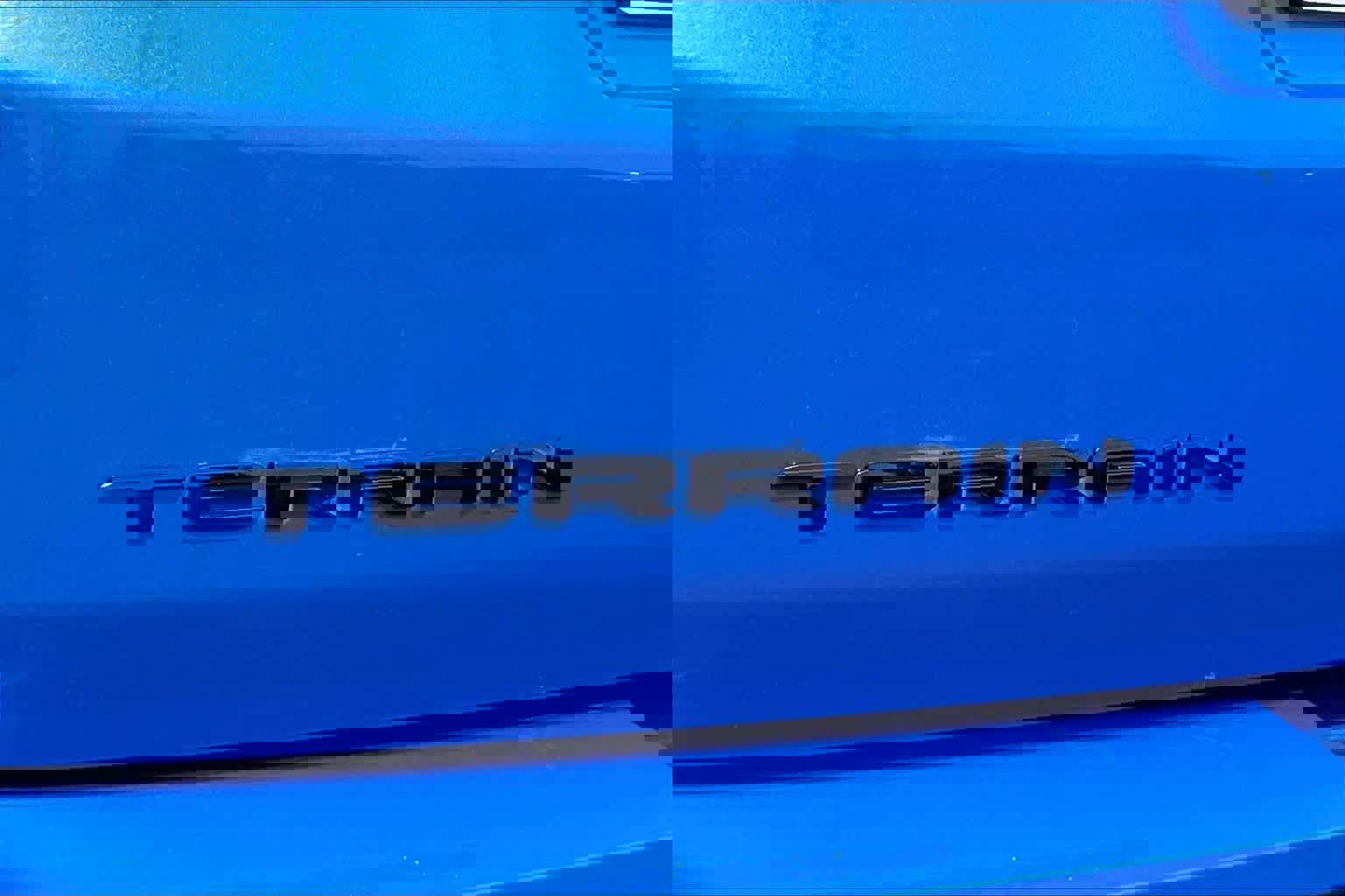 Used 2024 GMC Terrain SLE w/ Elevation Edition image 31