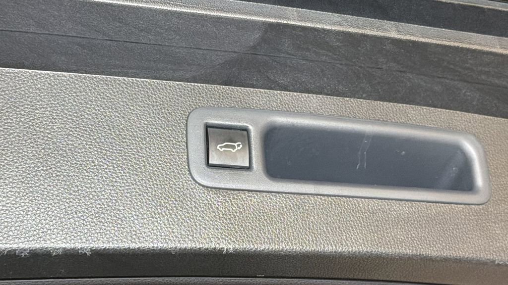 Used 2021 Toyota Highlander XLE image 15