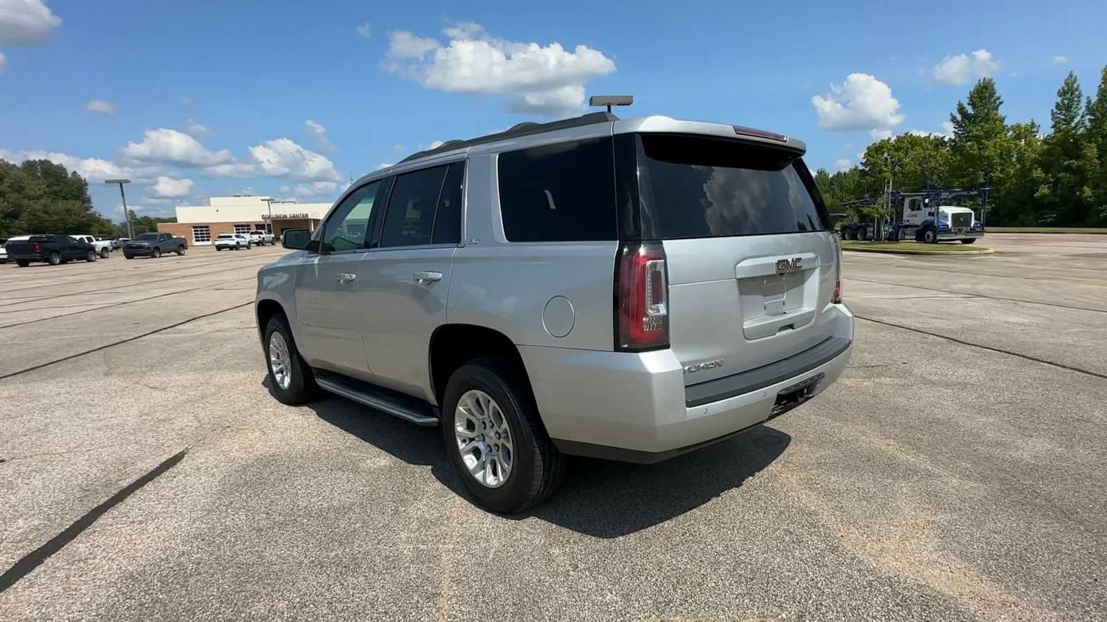 Used 2018 GMC Yukon SLT w/ Open Road Package AWD/4WD image 6