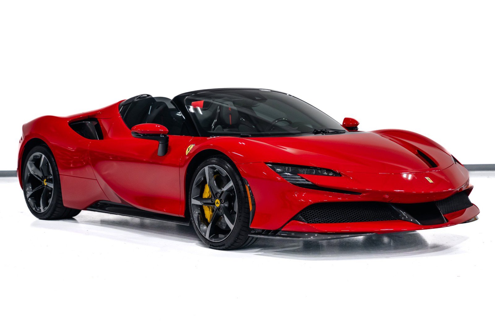Used 2024 Ferrari SF90 Spider image 6